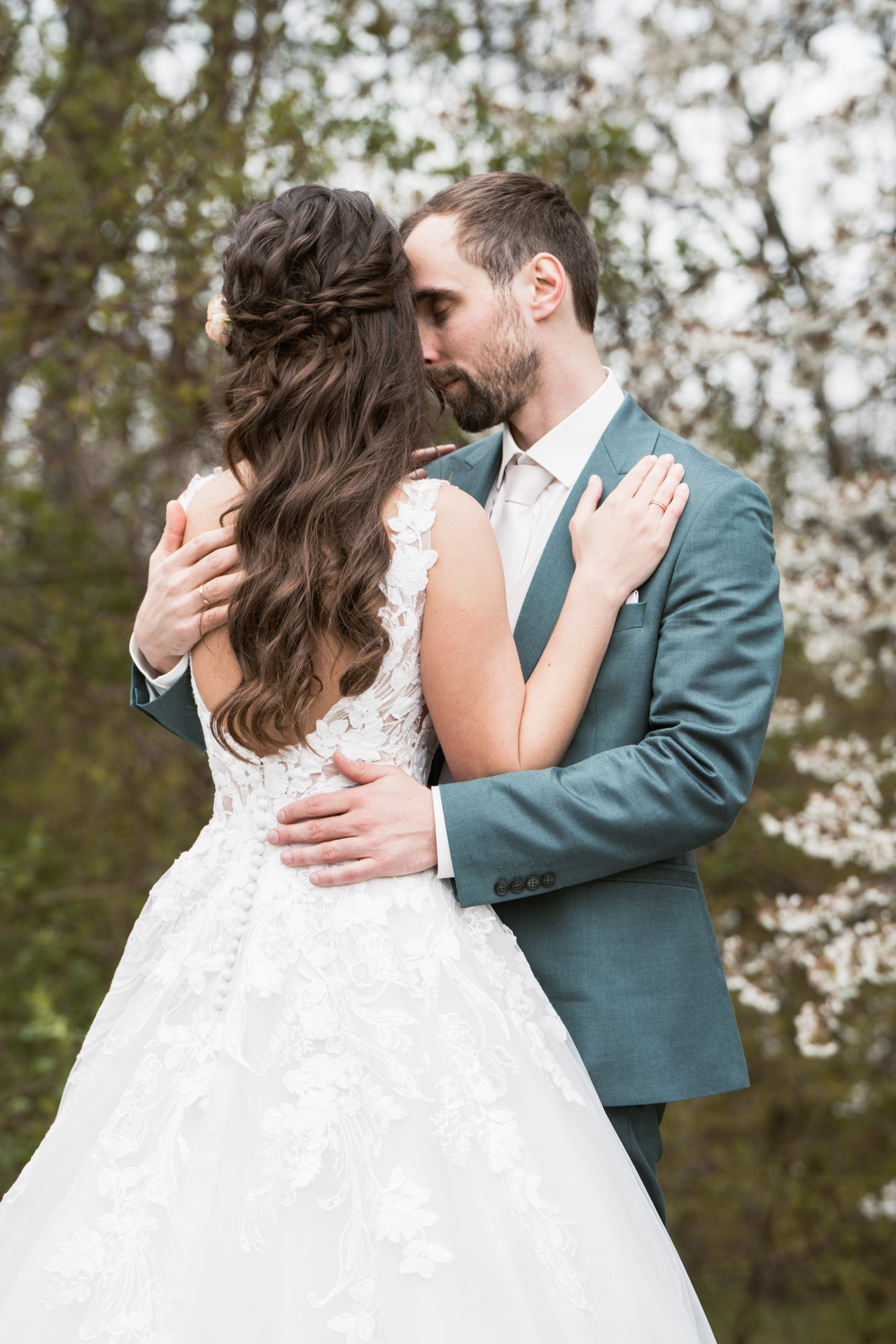 Hochzeitsfoto Braut und Bräutigam im Freiem